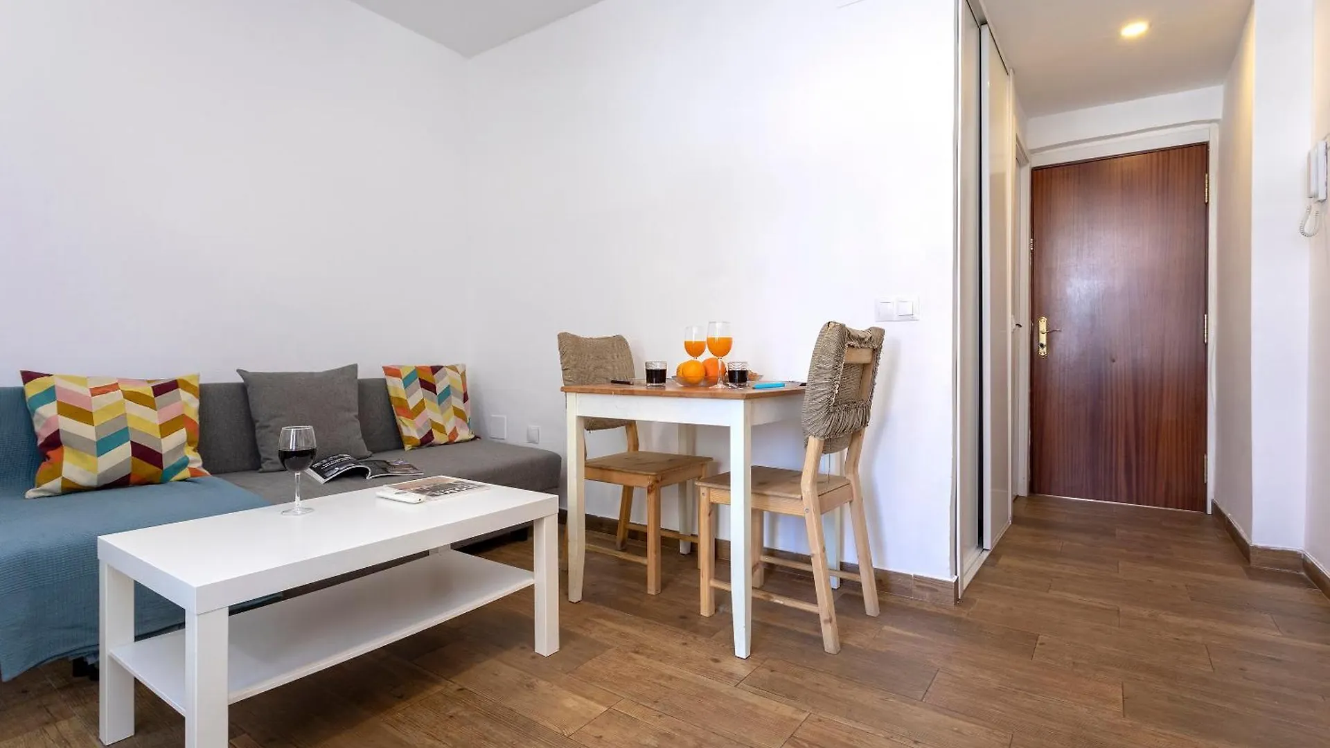 Sunstay Isabel Lofts Center Torremolinos Apartment